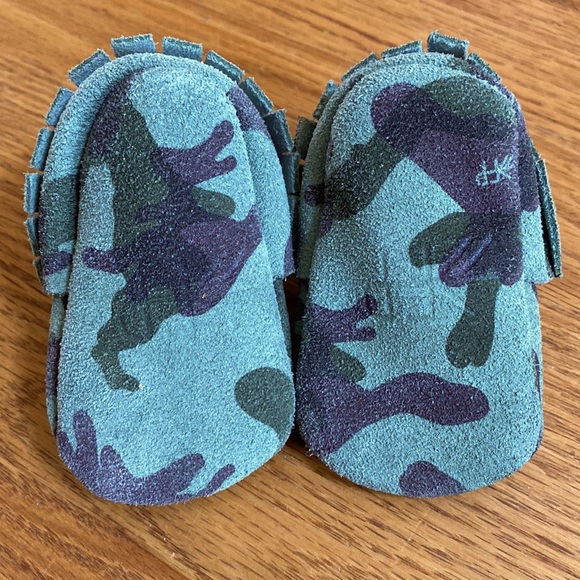 Freshly Picked Camo Moccs - size 1 - Picture 2 of 2